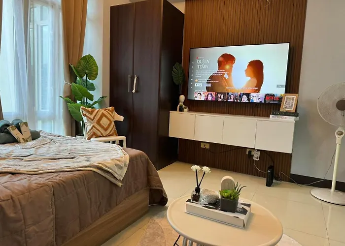 Warm & Homey In Stamford Mckinley Manille